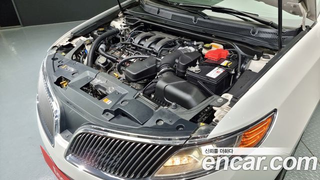 Lincoln MKS 2014 thumb 6