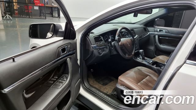 Lincoln MKS 2014 thumb 10