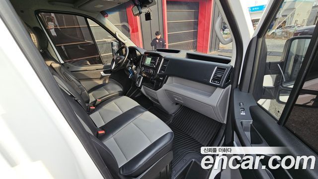 Hyundai Staria 2018 thumb 8