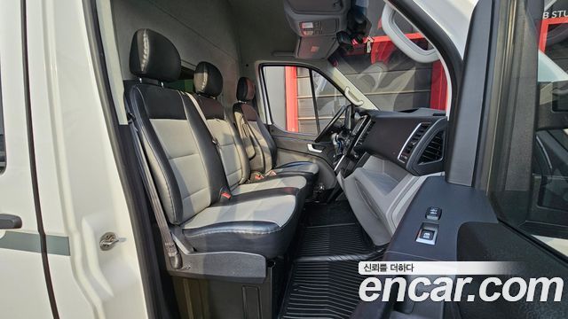 Hyundai Staria 2018 thumb 11