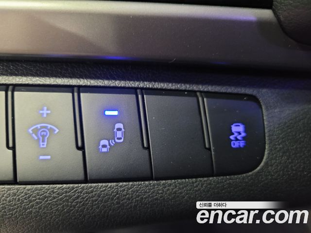 Hyundai Avante 2017 thumb 6
