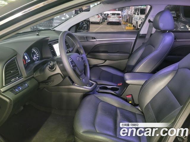 Hyundai Avante 2017 thumb 9