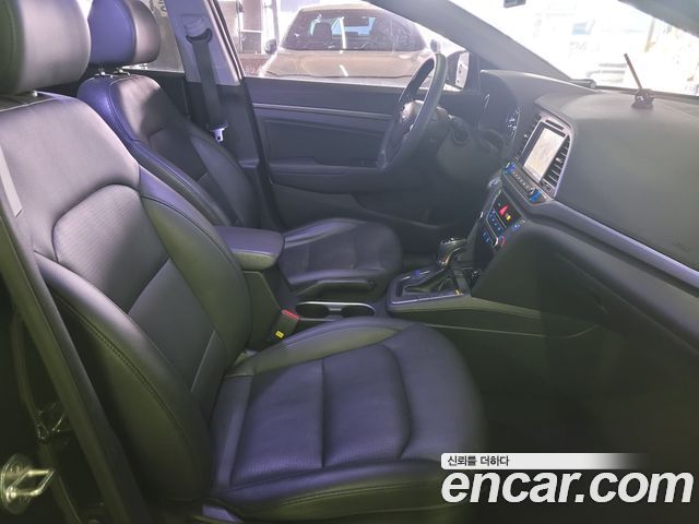 Hyundai Avante 2017 thumb 10