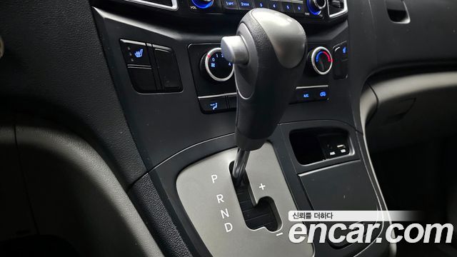 Hyundai Starex 2017 thumb 9