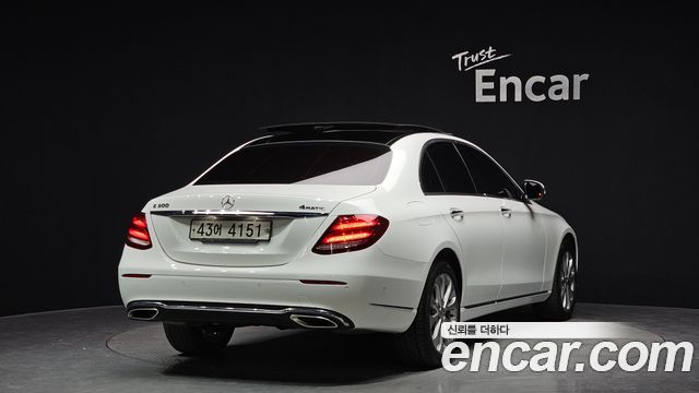 Mercedes-Benz E-Class 2017 thumb 3