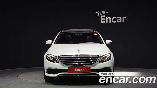 Mercedes-Benz E-Class 2017 thumb 4