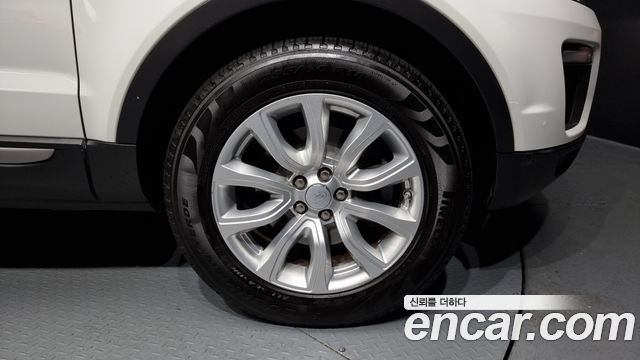 Land Rover Range Rover Evoque 2017 thumb 6