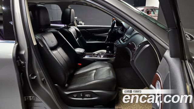Infiniti M 2011 thumb 11