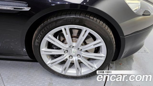 Aston Martin Rapide 2010 thumb 5
