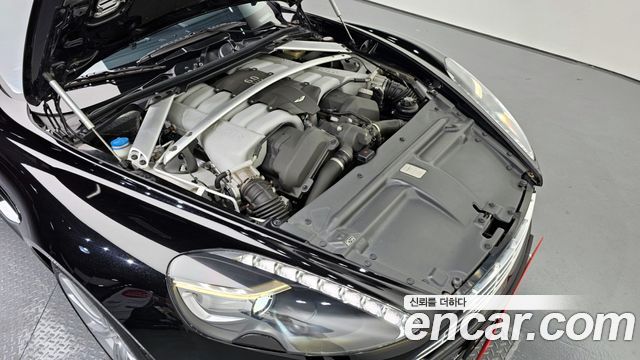 Aston Martin Rapide 2010 thumb 6