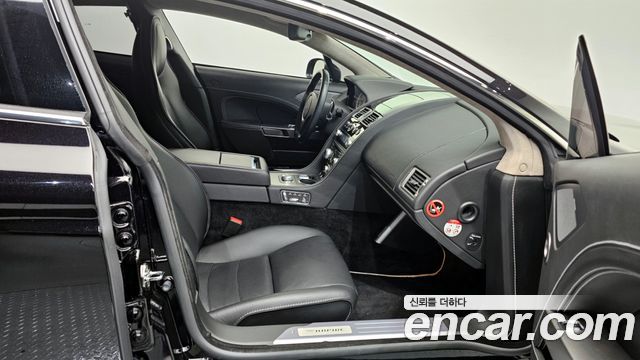 Aston Martin Rapide 2010 thumb 10