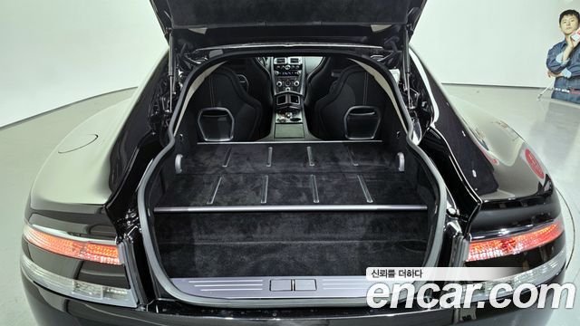 Aston Martin Rapide 2010 thumb 12