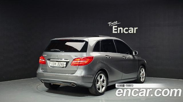 Mercedes-Benz B-Class 2013 thumb 3