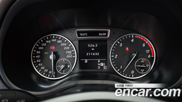 Mercedes-Benz B-Class 2013 thumb 9