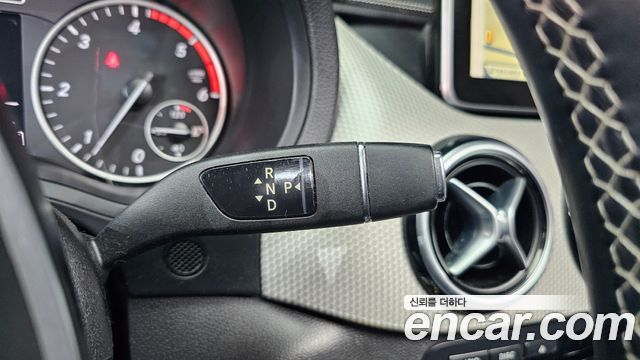 Mercedes-Benz B-Class 2013 thumb 10