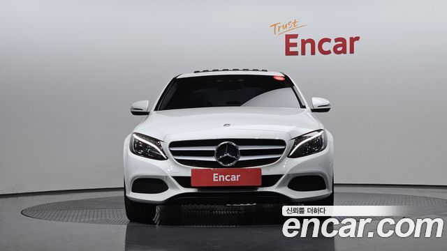 Mercedes-Benz C-Class 2018 thumb 4
