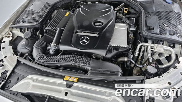 Mercedes-Benz C-Class 2018 thumb 7