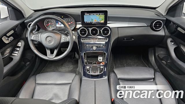 Mercedes-Benz C-Class 2018 thumb 8