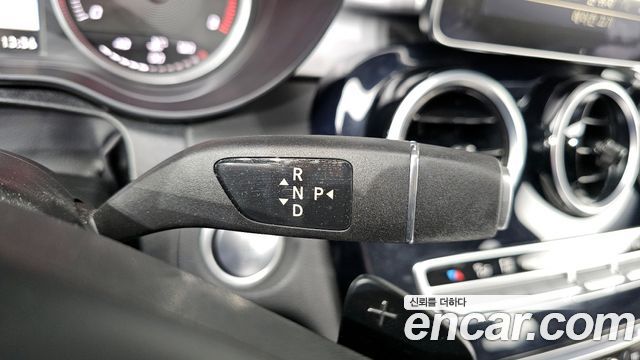 Mercedes-Benz C-Class 2018 thumb 10