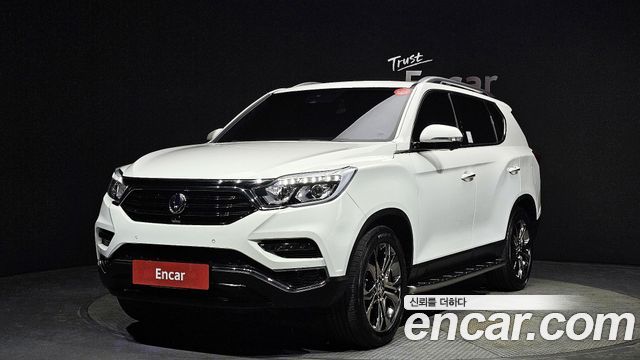SsangYong Rexton 2017 thumb 2