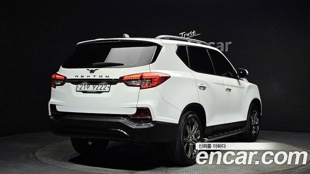 SsangYong Rexton 2017 thumb 3