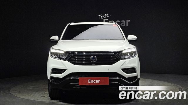 SsangYong Rexton 2017 thumb 4