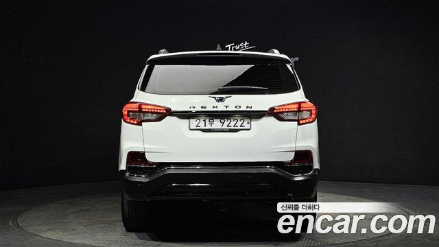 SsangYong Rexton 2017 thumb 5