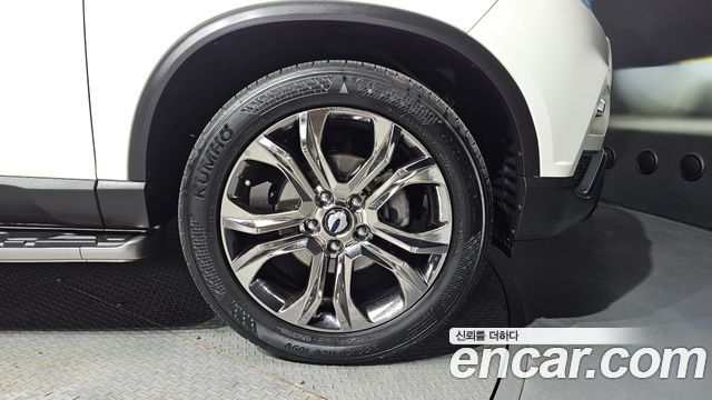 SsangYong Rexton 2017 thumb 6