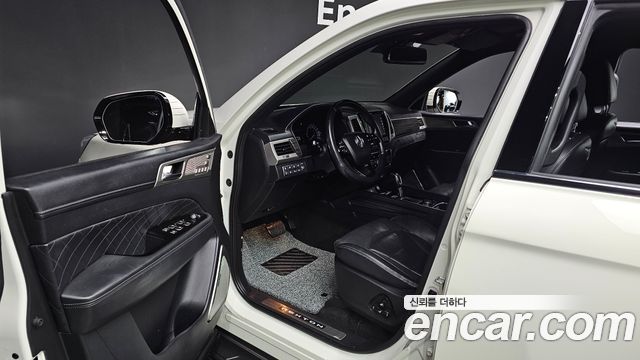 SsangYong Rexton 2017 thumb 10