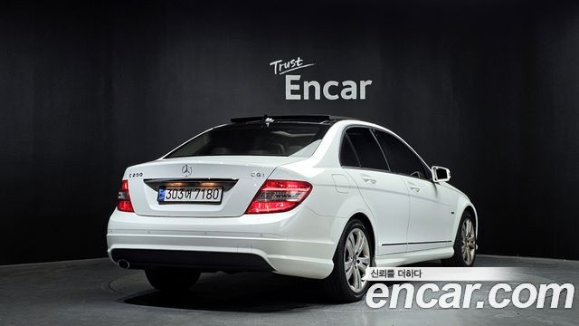 Mercedes-Benz C-Class 2010 thumb 3