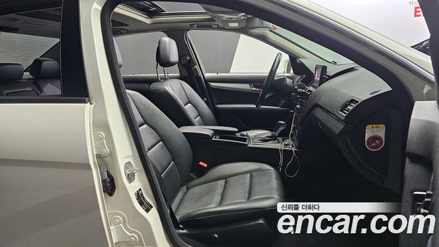 Mercedes-Benz C-Class 2010 thumb 10
