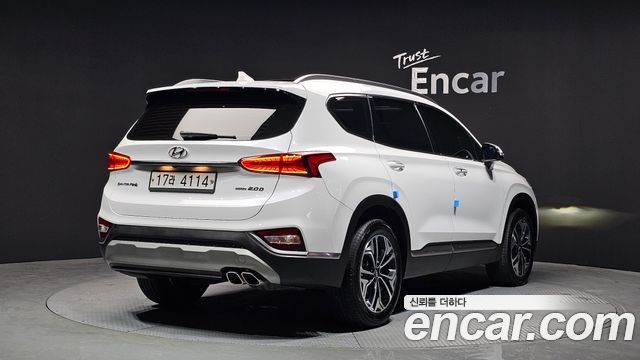 Hyundai Santa Fe 2018 thumb 3
