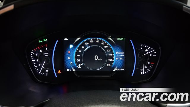 Hyundai Santa Fe 2018 thumb 9
