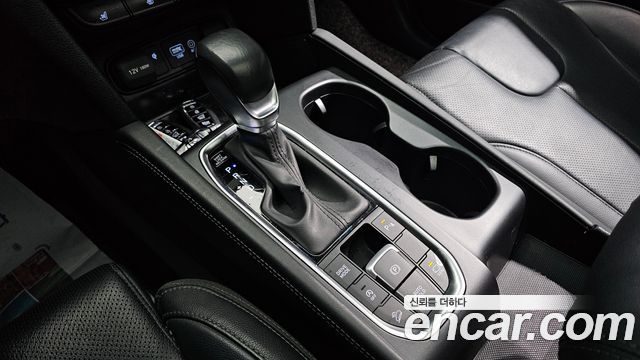 Hyundai Santa Fe 2018 thumb 10