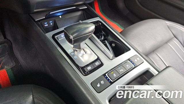 Genesis G80 2018 thumb 9