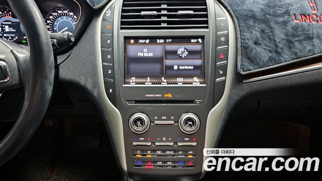 Lincoln MKC 2017 thumb 11