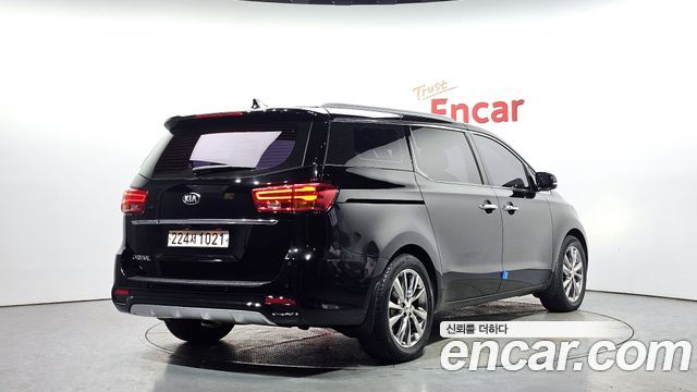 Kia Carnival 2019 thumb 3