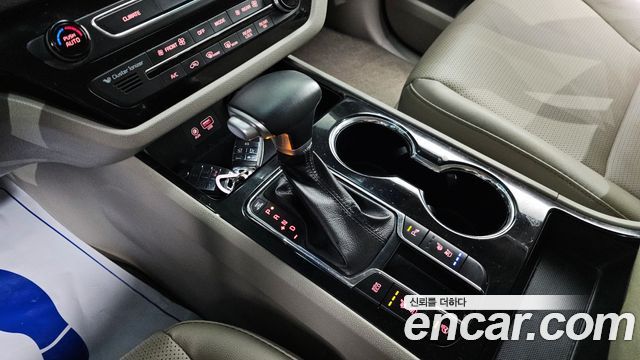 Kia Carnival 2019 thumb 10