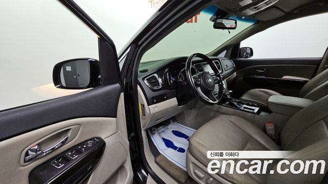 Kia Carnival 2019 thumb 11
