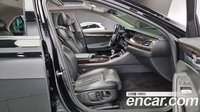 Genesis G90 2016 thumb 10