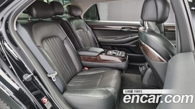 Genesis G90 2016 thumb 12