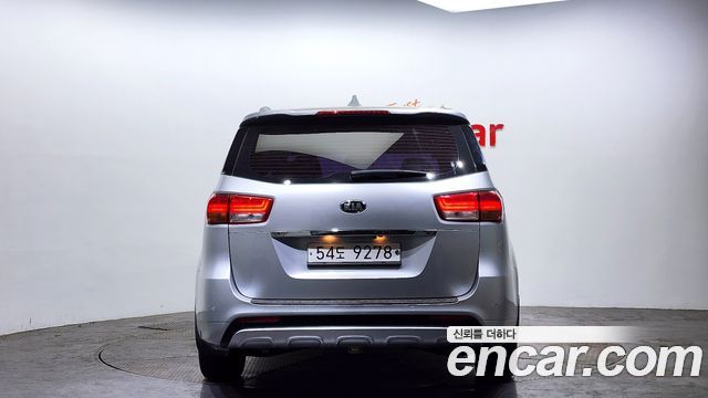 Kia Carnival 2015 thumb 5