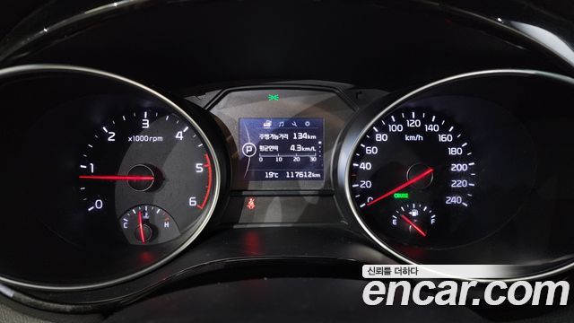 Kia Carnival 2015 thumb 9