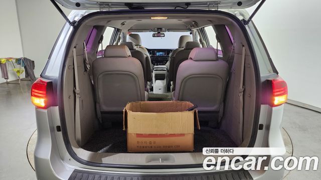 Kia Carnival 2015 thumb 11