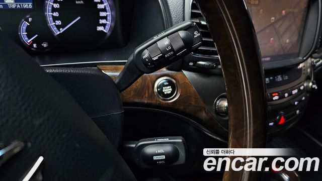 SsangYong Chairman 2013 thumb 12