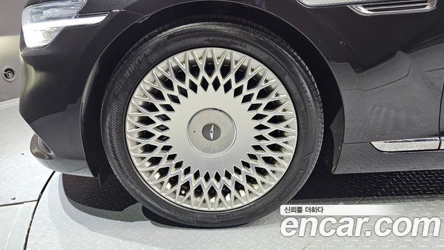 Genesis G90 2019 thumb 5