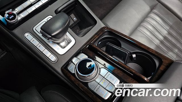 Genesis G90 2019 thumb 9