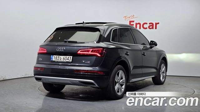 Audi Q5 2020 thumb 3