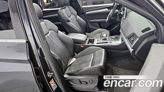 Audi Q5 2020 thumb 10