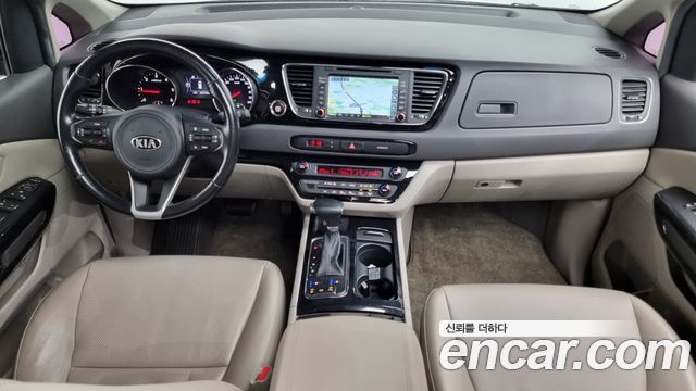 Kia Carnival 2017 thumb 7